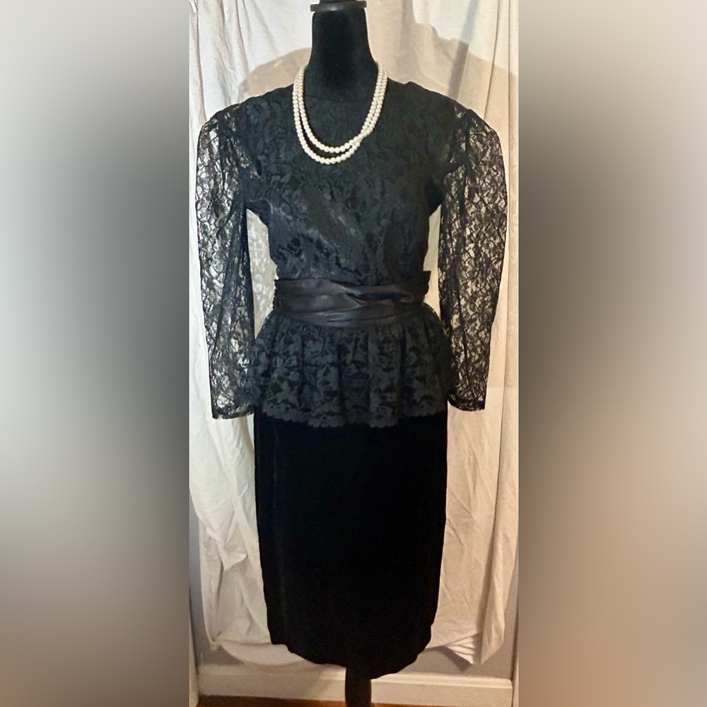 Gunne Sax vintage black lace and velour dress size 7